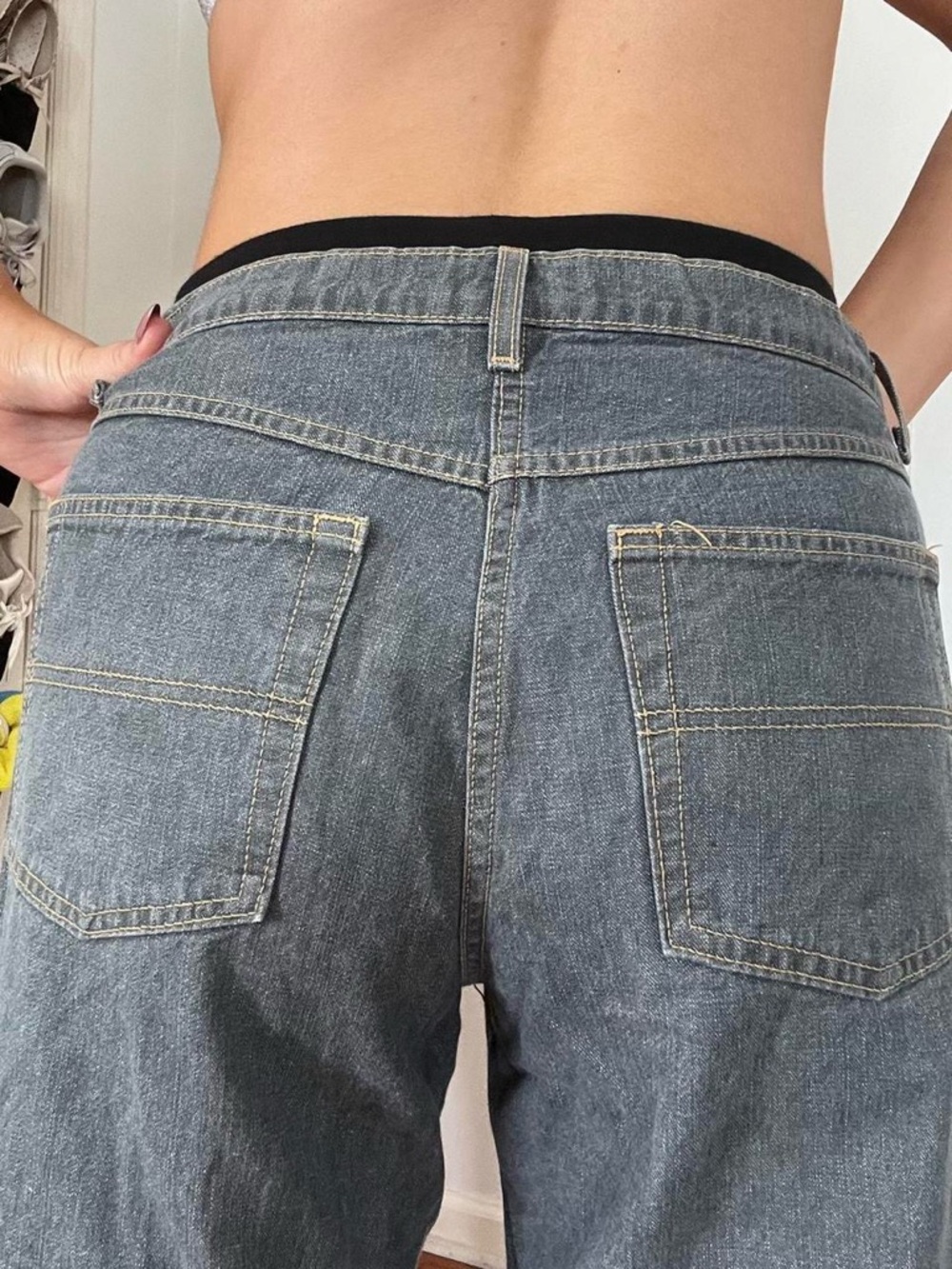 Relaxed Fit Men's Gray Denim Jeans with Patch Pockets